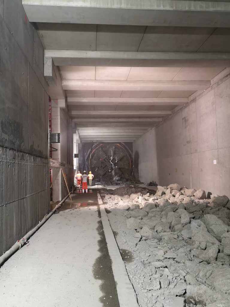 Ingresso tbm binario pari in staz. tolstoj (1)